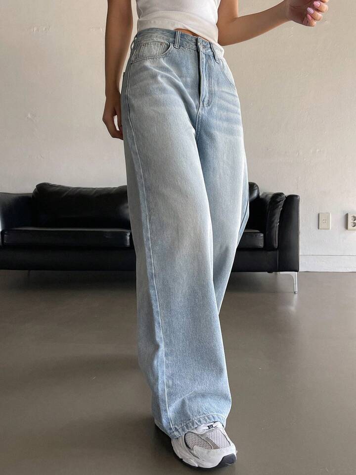 Highwaist Pale Blue Wash Super Wide Leg Jeans