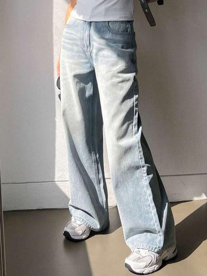 Highwaist Pale Blue Wash Super Wide Leg Jeans